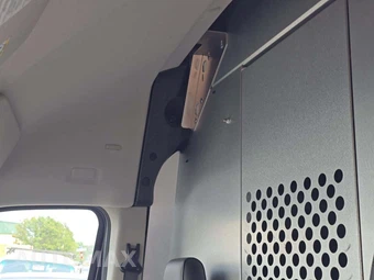 2022 Ford Transit 250 Cargo Van High Roof 148.0" WB - miniatura 11