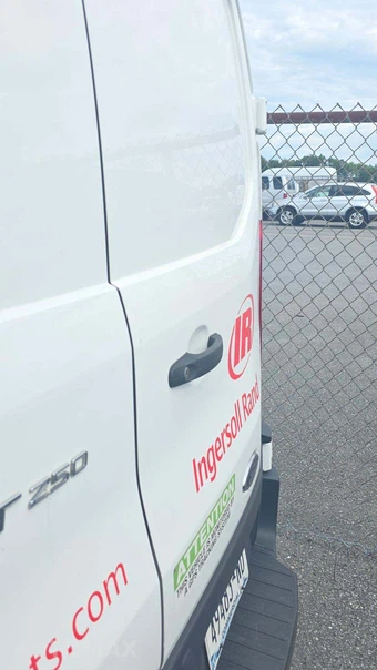 2022 Ford Transit 250 Cargo Van Low Roof 130.0" WB - miniatura 26