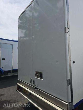 2022 Ford Transit 350 Cab Chassis - miniatura 18