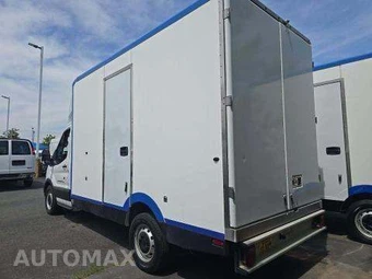 2022 Ford Transit 350 Cab Chassis - miniatura 2