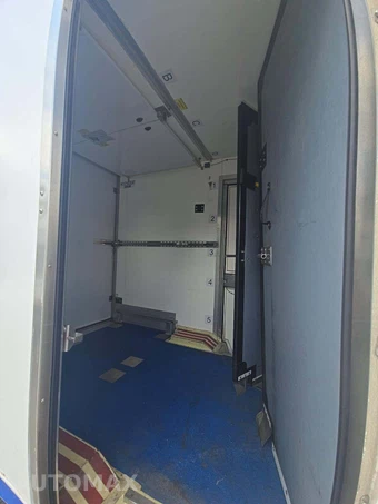 2022 Ford Transit 350 Cab Chassis - miniatura 15