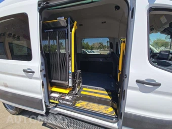 2022 Ford Transit 350 HD Passenger Wagon XLT DRW High Roof 148.0" WB - miniatura 17