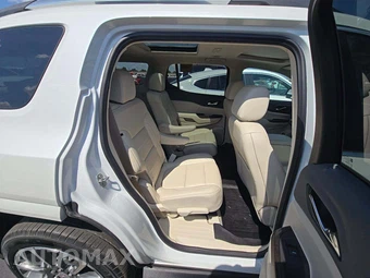 2022 GMC Acadia Denali - miniatura 17