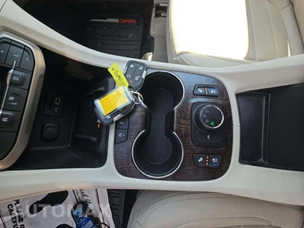 2022 GMC Acadia Denali - miniatura 8