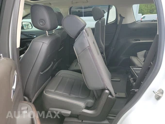 2022 GMC Acadia Denali - miniatura 13
