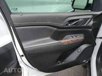 2022 GMC Acadia Denali - miniatura 9