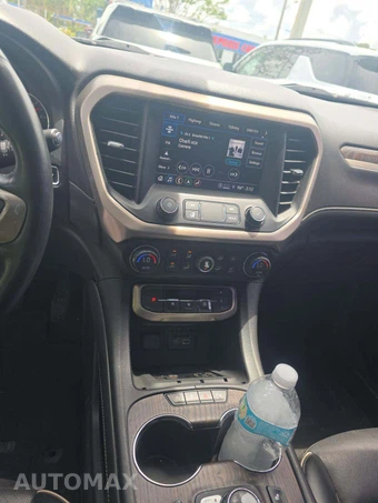 2022 GMC Acadia Denali 5SA - miniatura 10