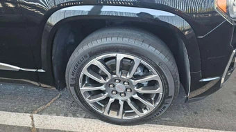 2022 GMC Acadia Denali 5SA - miniatura 25