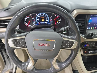 2022 GMC Acadia Denali 5SA - miniatura 10
