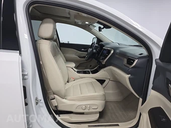 2022 GMC Acadia Denali 5SA - miniatura 8