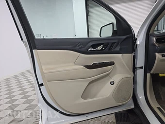 2022 GMC Acadia Denali 5SA - miniatura 9