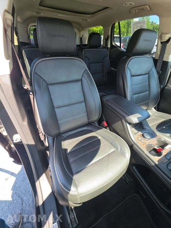 2022 GMC Acadia Denali 5SA - miniatura 16