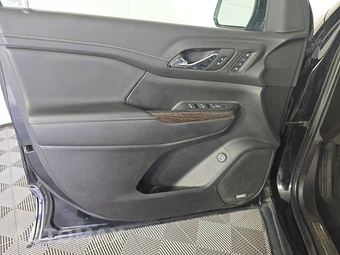 2022 GMC Acadia Denali 5SA - miniatura 9