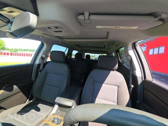 2022 GMC Acadia SLE 3SA - miniatura 11