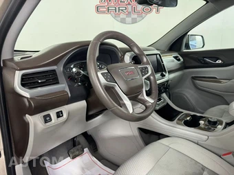 2022 GMC Acadia SLE 3SA - miniatura 10