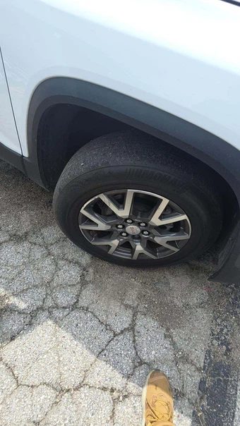 2022 GMC Acadia SLE 3SA - miniatura 33