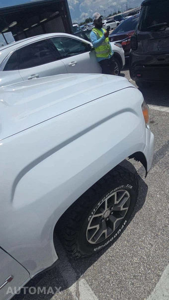 2022 GMC Canyon AT4 Crew Cab Medium Bed 4SB w/Leather - miniatura 19