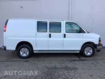 2022 GMC Savana 2500 Cargo Van 1WT 135.2" WB - miniatura 8