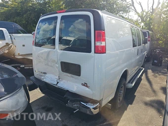 2022 GMC Savana 2500 Cargo Van 1WT 135.2" WB - miniatura 4
