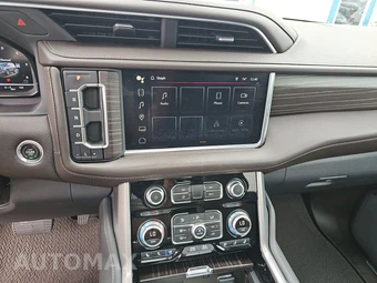 2022 GMC Yukon Denali - miniatura 11