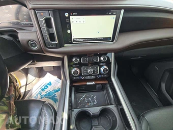 2022 GMC Yukon Denali - miniatura 10