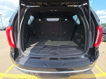 2022 GMC Yukon Denali - miniatura 15
