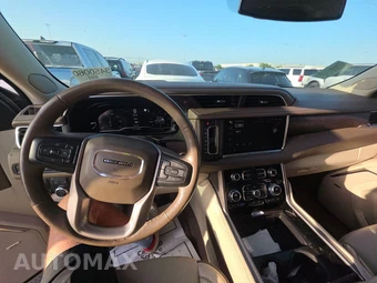 2022 GMC Yukon Denali 5SA - miniatura 11