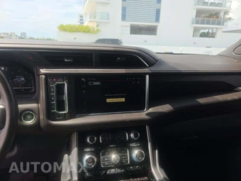 2022 GMC Yukon Denali 5SA - miniatura 10