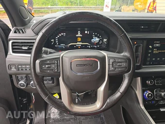 2022 GMC Yukon Denali 5SA - miniatura 10