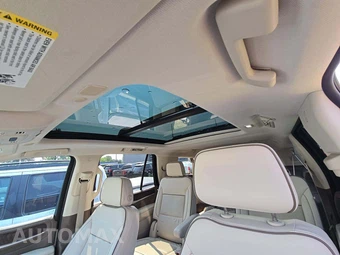 2022 GMC Yukon Denali 5SA - miniatura 11