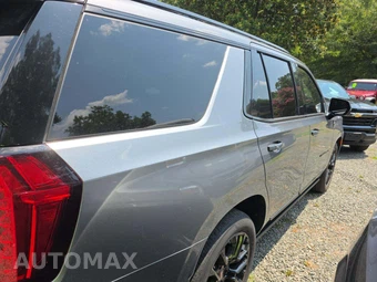 2022 GMC Yukon Denali 5SA - miniatura 4