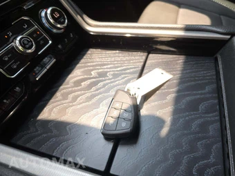 2022 GMC Yukon Denali 5SA - miniatura 8