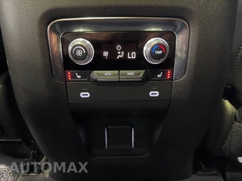 2022 GMC Yukon Denali 5SA - miniatura 35