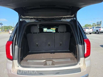 2022 GMC Yukon Denali 5SA - miniatura 12