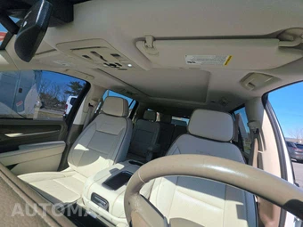 2022 GMC Yukon Denali XL - miniatura 8