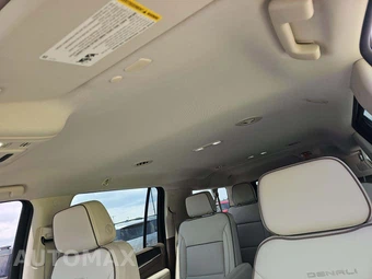 2022 GMC Yukon Denali XL - miniatura 11