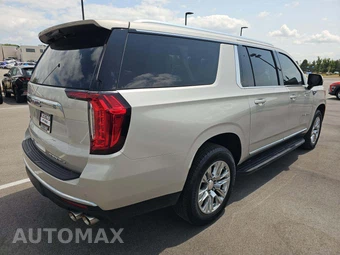 2022 GMC Yukon Denali XL - miniatura 3