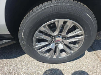 2022 GMC Yukon Denali XL 5SA - miniatura 25
