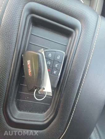 2022 GMC Yukon SLT 4SA - miniatura 8
