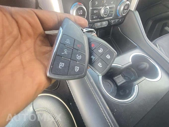 2022 GMC Yukon XL SLT 4SA - miniatura 5