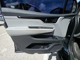 2022 Honda Odyssey Touring 118.1" WB - miniatura 9