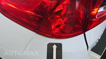 2022 Honda Odyssey Touring 118.1" WB - miniatura 23