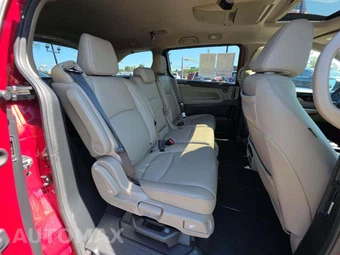 2022 Honda Odyssey Touring 118.1" WB - miniatura 17