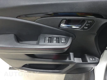 2022 Honda Pilot Black Edition - miniatura 9