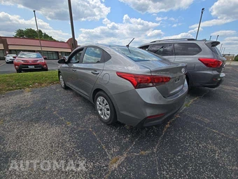2022 Hyundai Accent SE – miniatura 2
