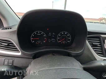 2022 Hyundai Accent SE – miniatura 9