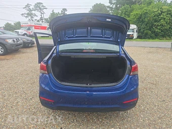 2022 Hyundai Accent SE - miniatura 11