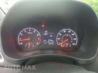 2022 Hyundai Accent SE - miniatura 6