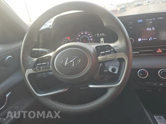 2022 Hyundai Elantra SE - miniatura 10