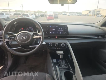 2022 Hyundai Elantra SE - miniatura 11